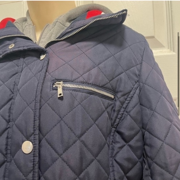 Tommy Hilfiger Women's Navy Quilted Jacket w/ Zip-insert Hoodie-Medium -
EUC - Picture 4 of 11